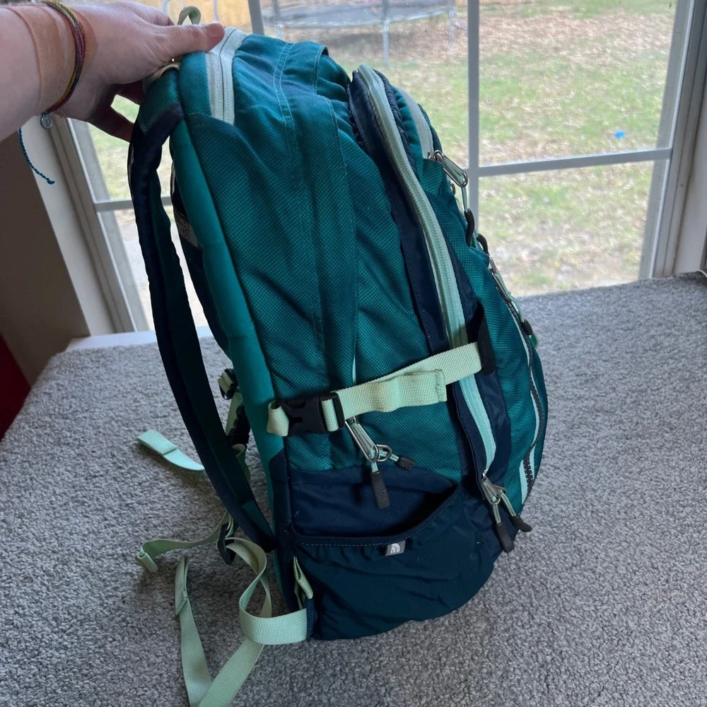 The North Face Recon Backpack Teal Navy Mint Laptop Sleeve Hiking Travel outdoor